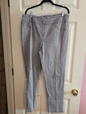Ruby Rd. Light Gray Skinny Ponte Pants